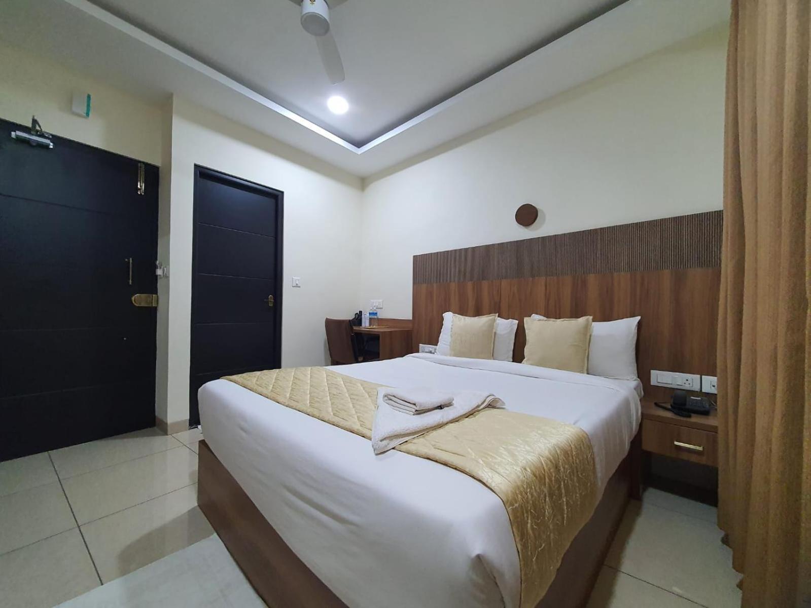 Hotel Deepakam Inn Palakkad Extérieur photo