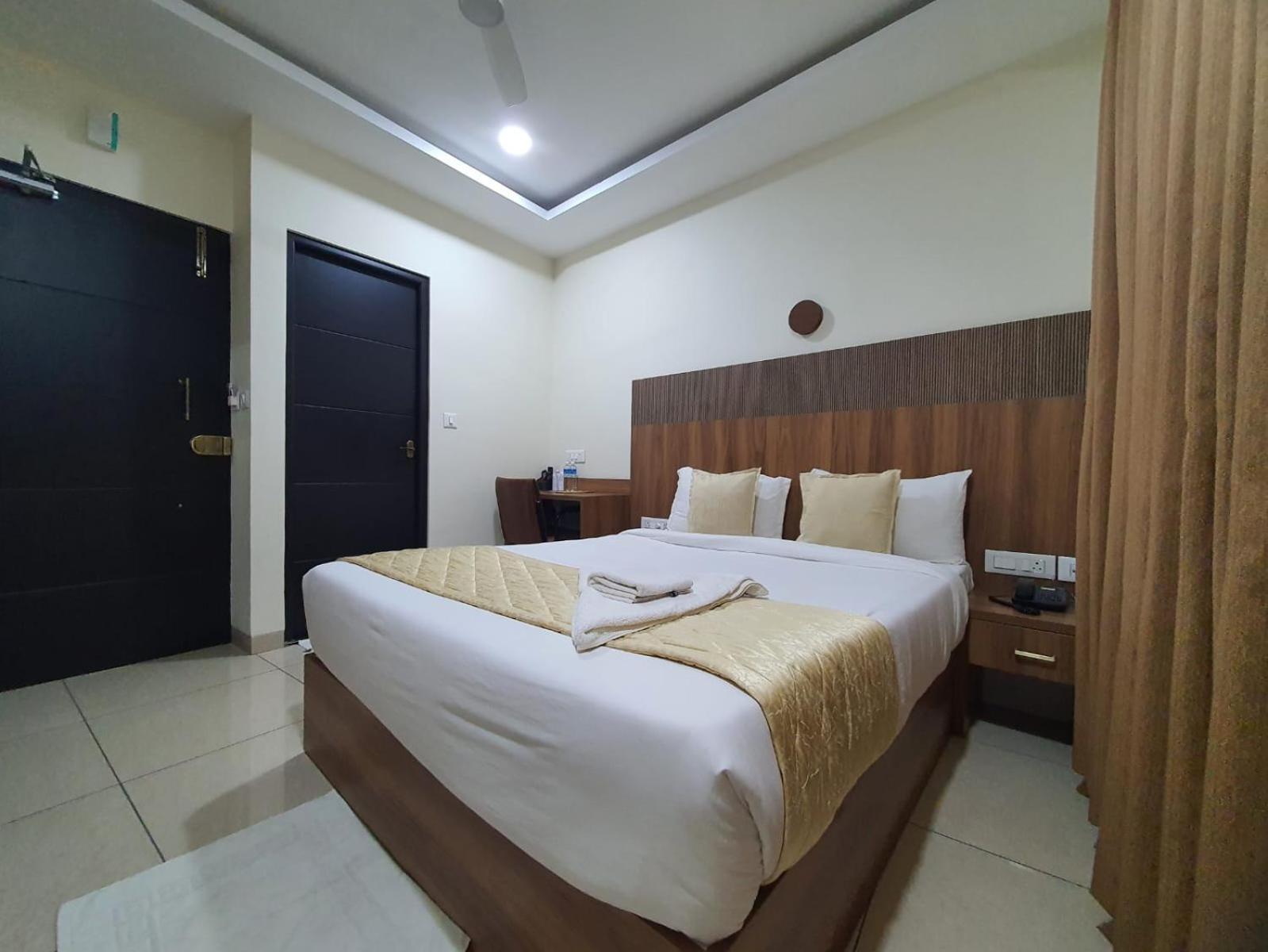 Hotel Deepakam Inn Palakkad Extérieur photo