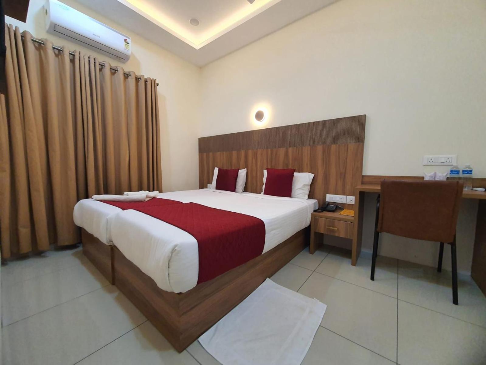 Hotel Deepakam Inn Palakkad Extérieur photo
