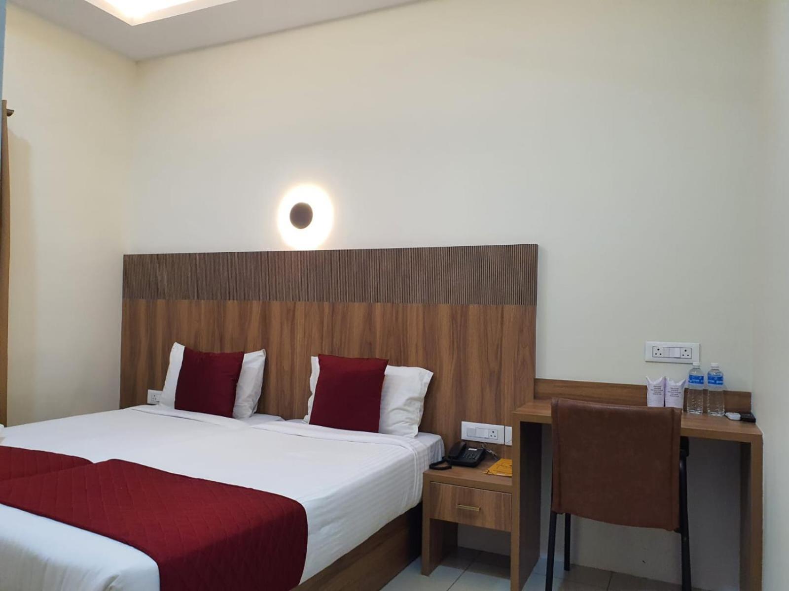 Hotel Deepakam Inn Palakkad Extérieur photo