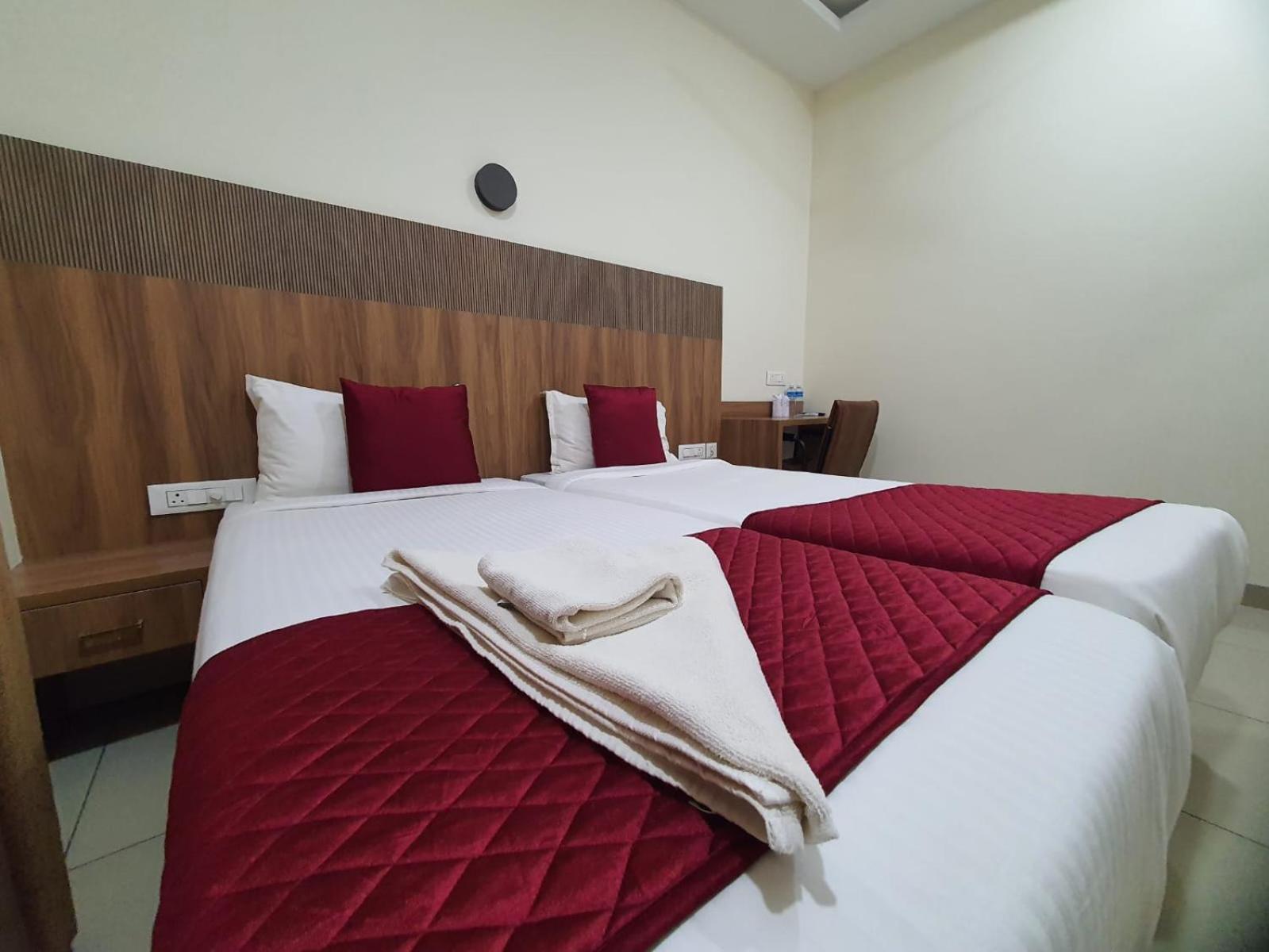 Hotel Deepakam Inn Palakkad Extérieur photo