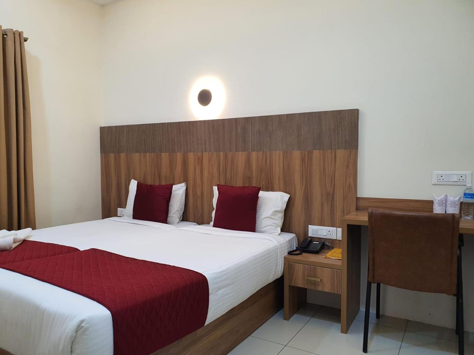Hotel Deepakam Inn Palakkad Extérieur photo