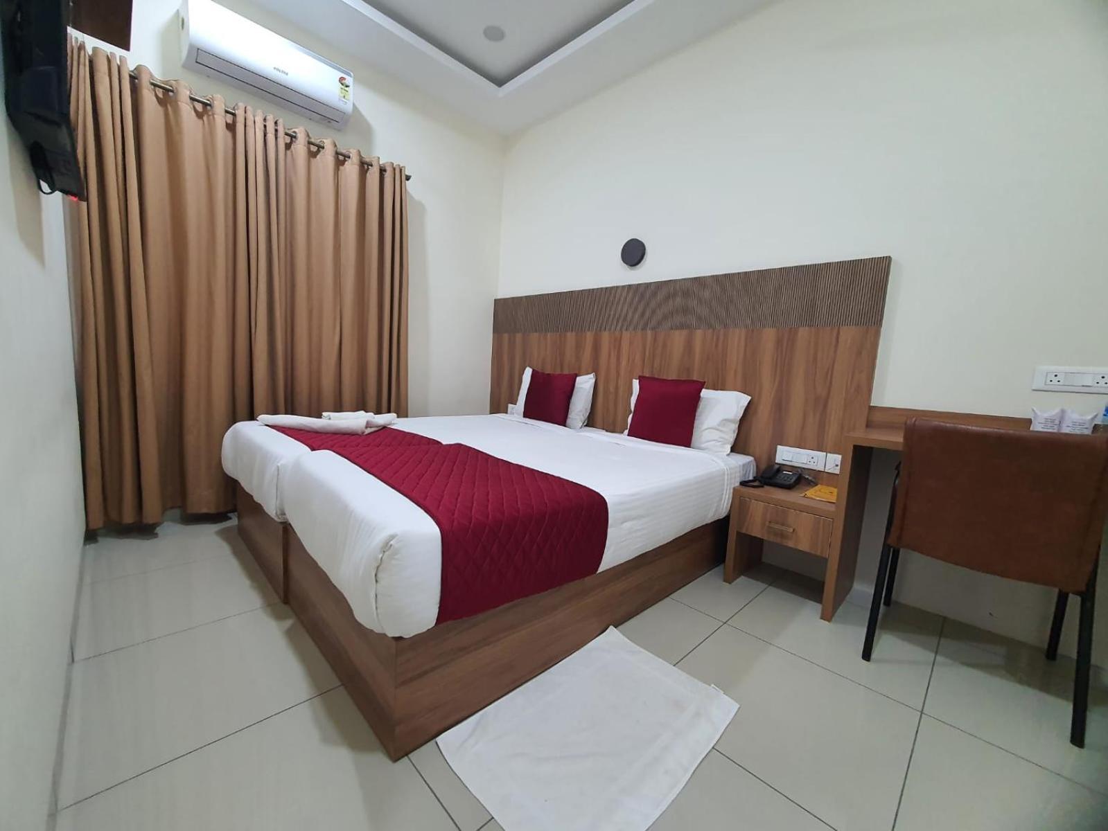 Hotel Deepakam Inn Palakkad Extérieur photo
