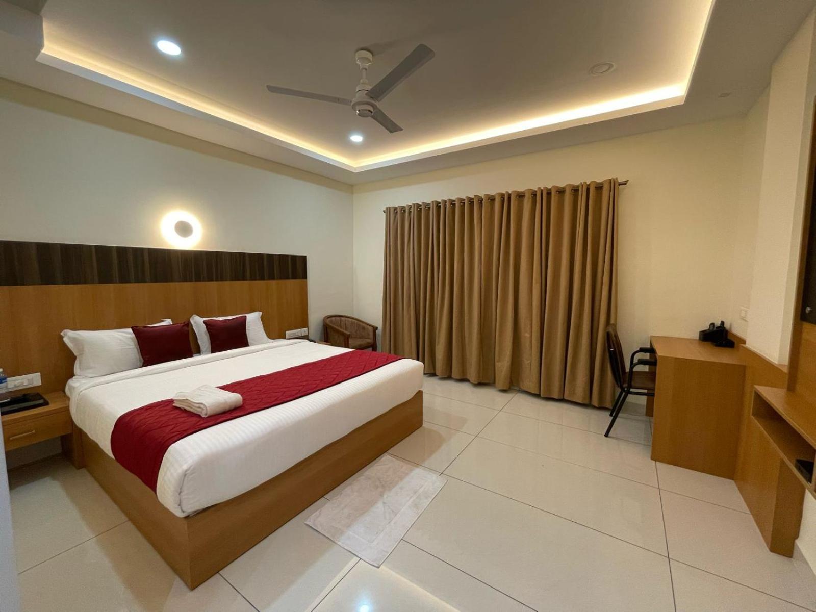 Hotel Deepakam Inn Palakkad Extérieur photo