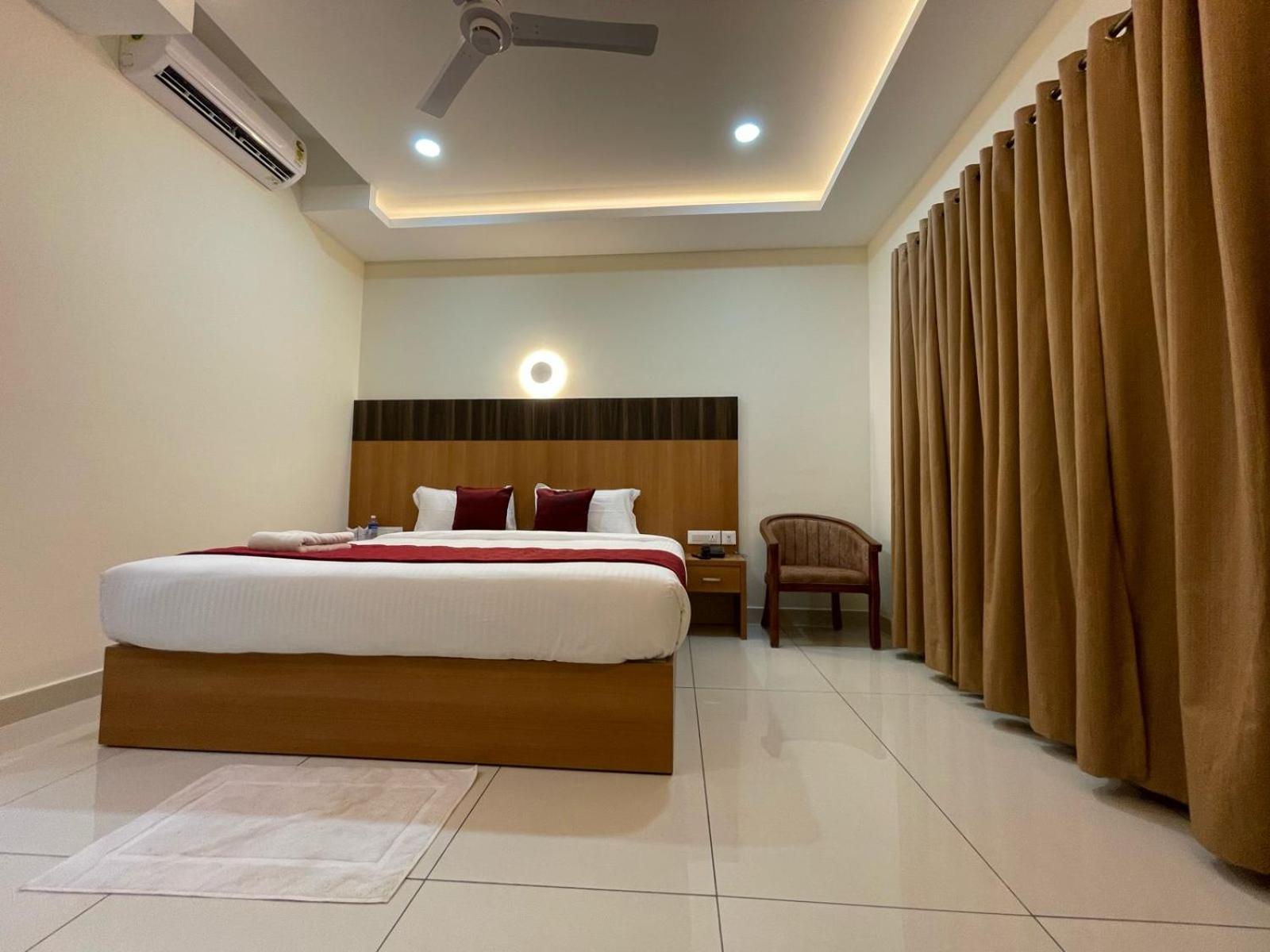 Hotel Deepakam Inn Palakkad Extérieur photo