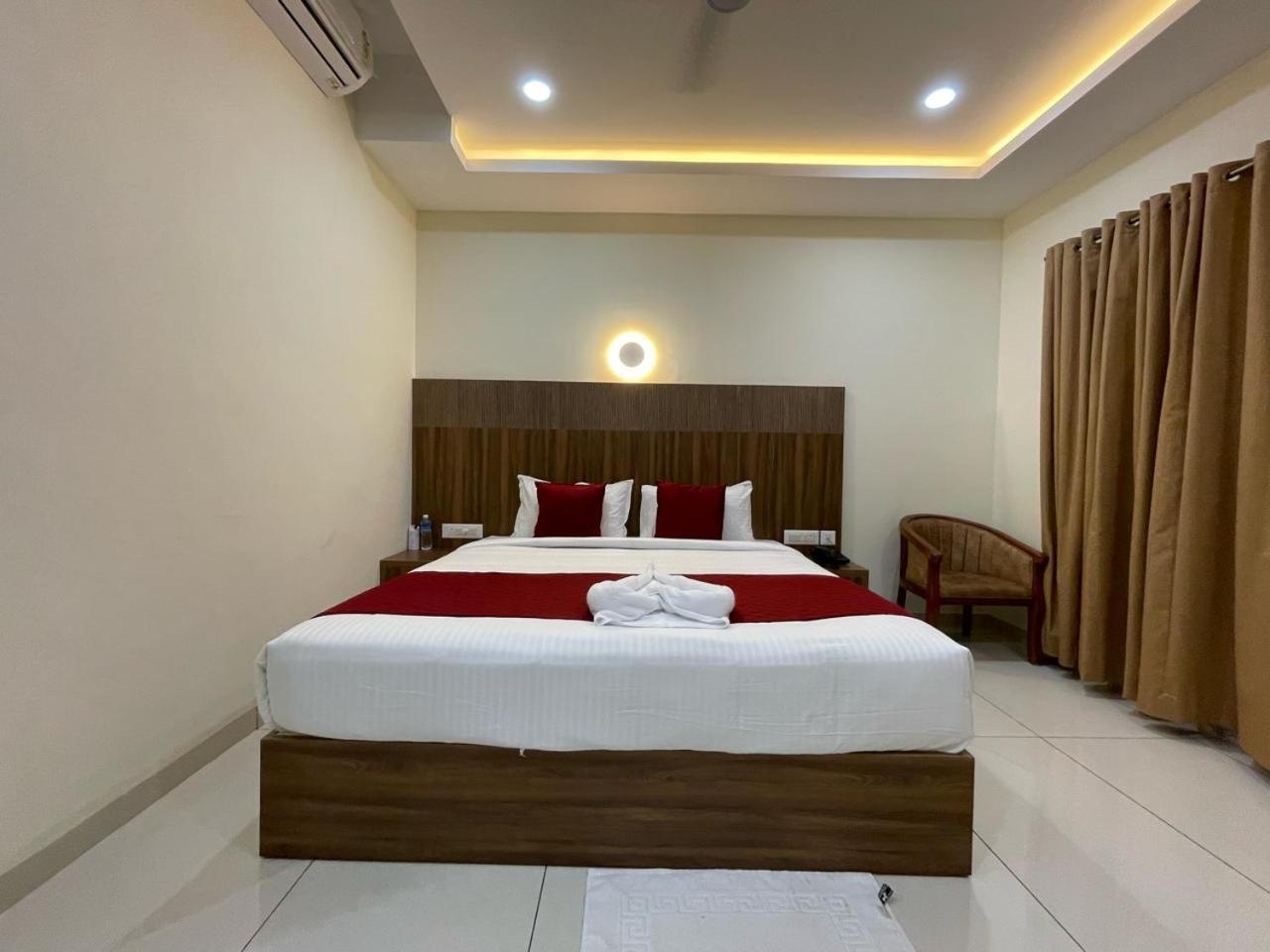 Hotel Deepakam Inn Palakkad Extérieur photo