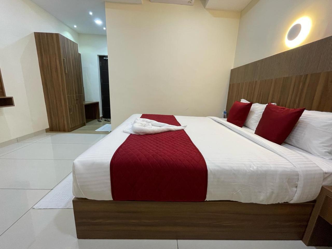 Hotel Deepakam Inn Palakkad Extérieur photo