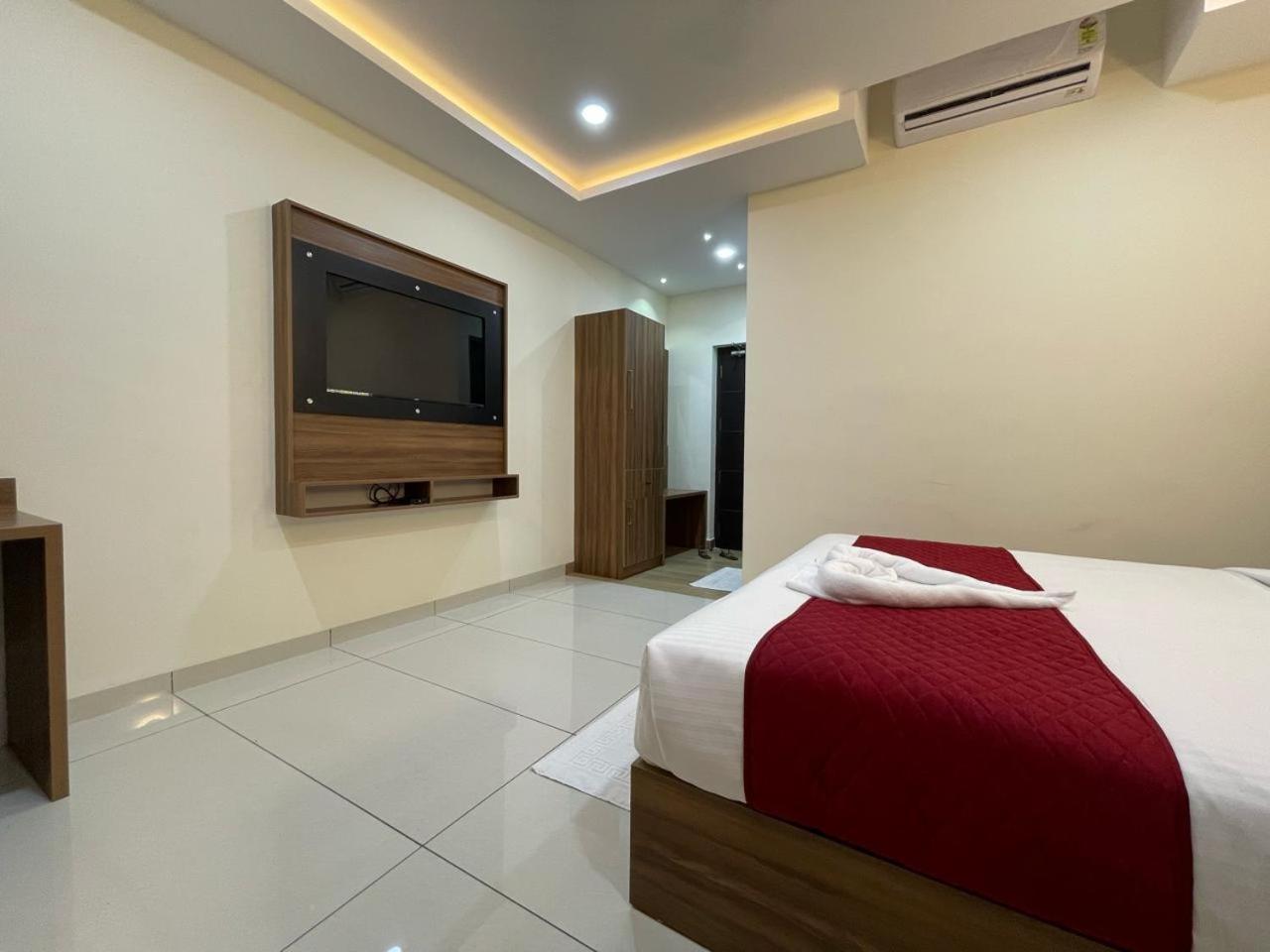 Hotel Deepakam Inn Palakkad Extérieur photo